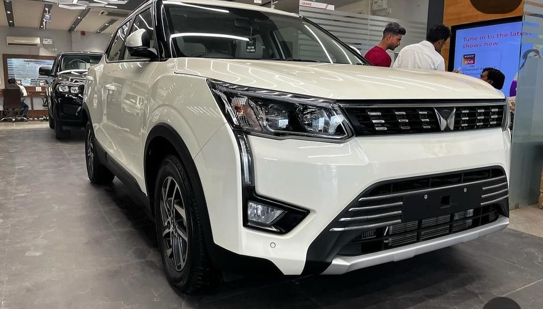 Discounts Up to Rs 1.82 Lakh Off on Mahindra XUV300!